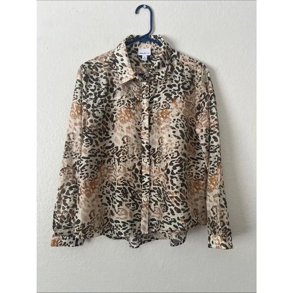Like New! Bailey 44 Beige Brown Black Animal-Print Button-Up Shirt in M
